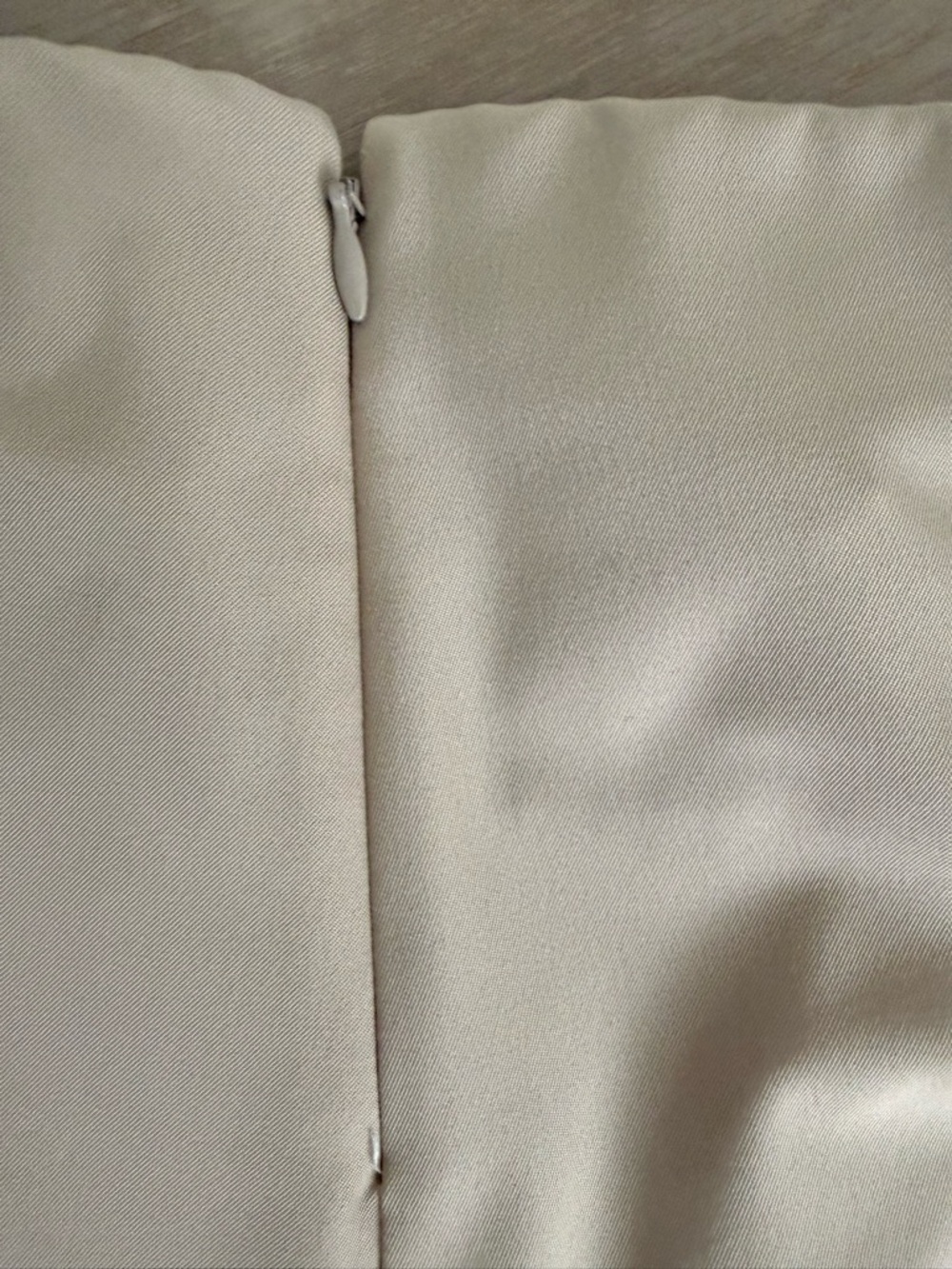Theory Beige and Black Waistband Skirt - Picture 3 of 5